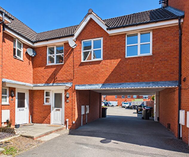 2 Bedroom House To Rent In High Oakham Close, NG17