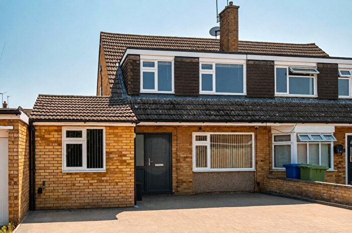 4 Bedroom Semi-Detached House For Sale In Cryalls Lane, Sittingbourne, Kent, ME10