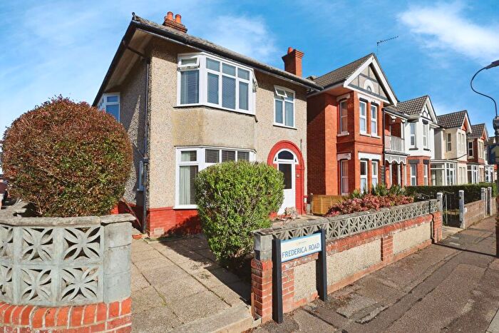 6 Bedroom Detached House To Rent In Frederica Road, Bournemouth, BH9