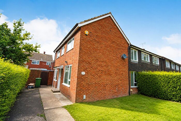 4 Bedroom End Of Terrace House For Sale In Sundon Road, Houghton Regis, LU5