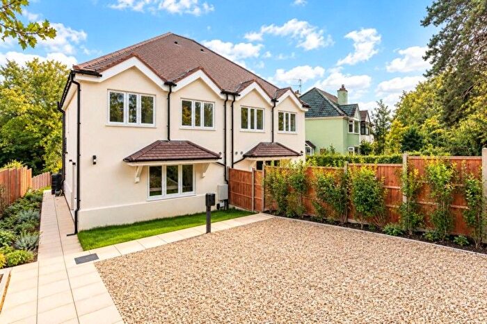 3 Bedroom Property To Rent In Weyside Road, Guildford, GU1