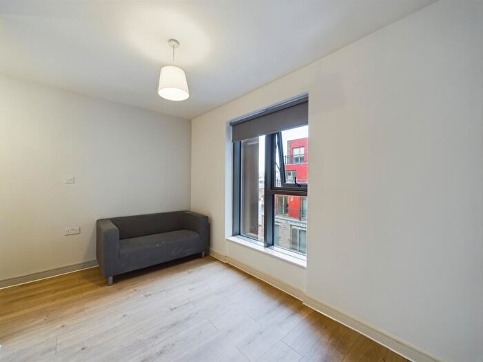 Studio To Rent In Block D, Wolstenholme Square, Parr St, L1