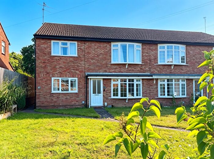 2 Bedroom Maisonette For Sale In Churchill Road, Welton, Northants, NN11