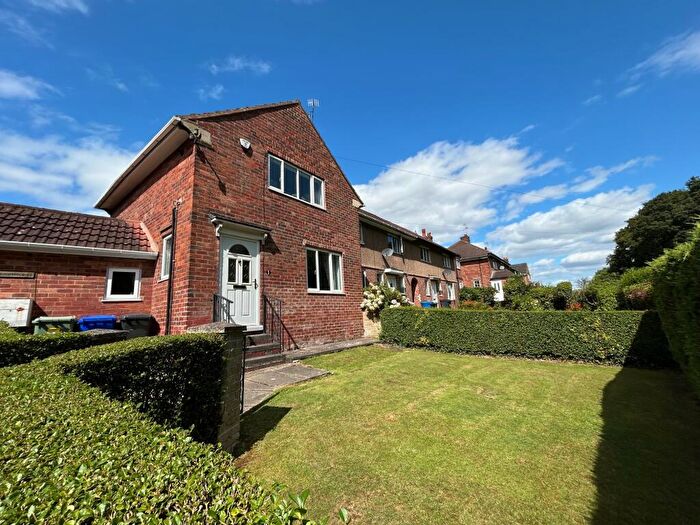 2 Bedroom End Of Terrace House To Rent In Troughbrook Road, S43