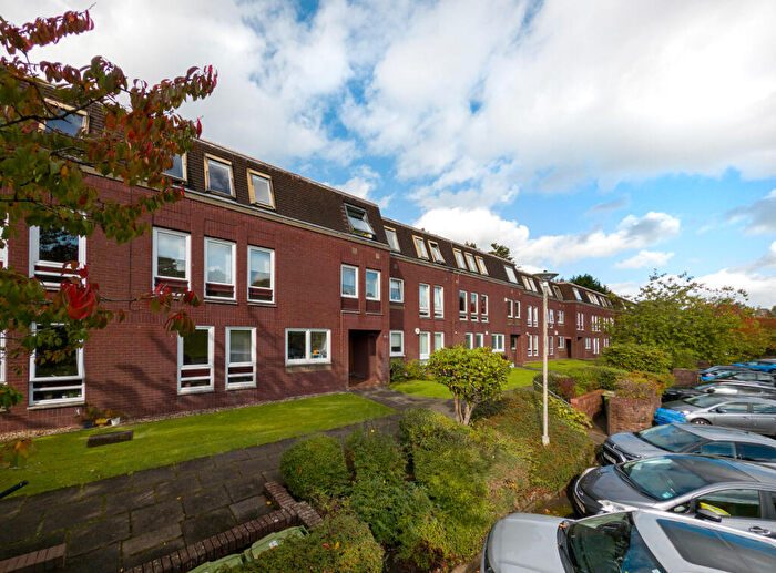2 Bedroom Apartment To Rent In Clarence Gardens, Glasgow, Lanarkshire, G11