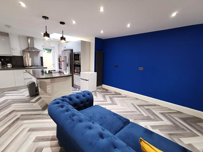 6 Bedroom Semi-Detached House To Rent In Oak Tree Lane, Selly Oak, Birmingham, B29
