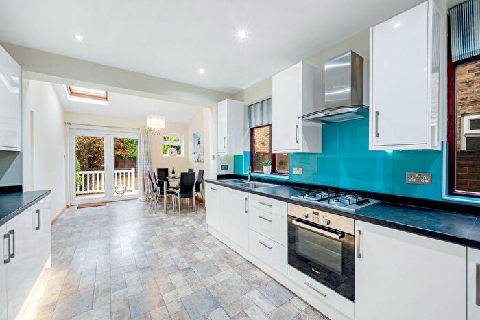 3 Bedroom Terraced House To Rent In Whitestile Road, Brentford, TW8