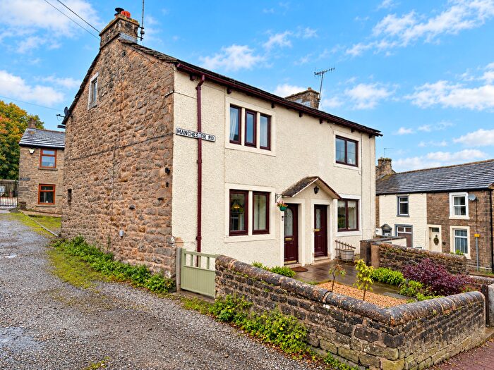 2 Bedroom Semi-Detached House For Sale In Manchester Road, Barnoldswick, BB18