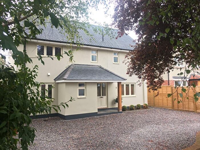 5 Bedroom Detached House To Rent In Carlton Road, Redhill, RH1