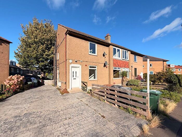 2 Bedroom Flat For Sale In Broomhall Avenue, Carrick Knowe, Edinburgh, EH12