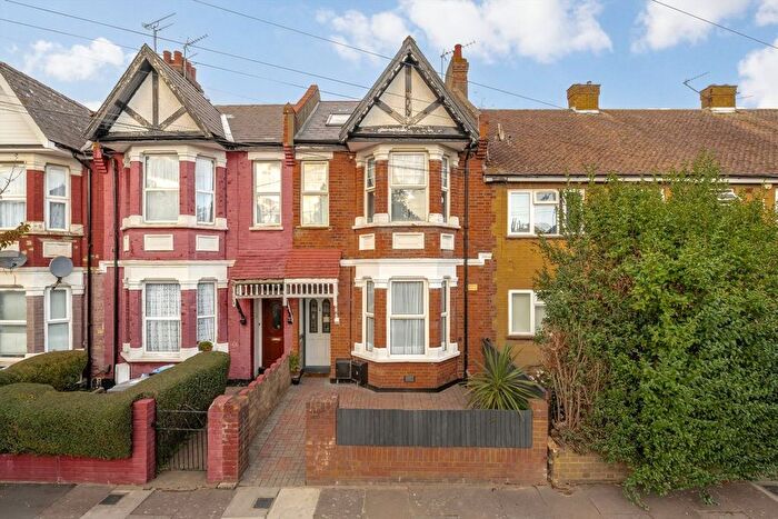 2 Bedroom Flat To Rent In Litchfield Gardens, London, NW10