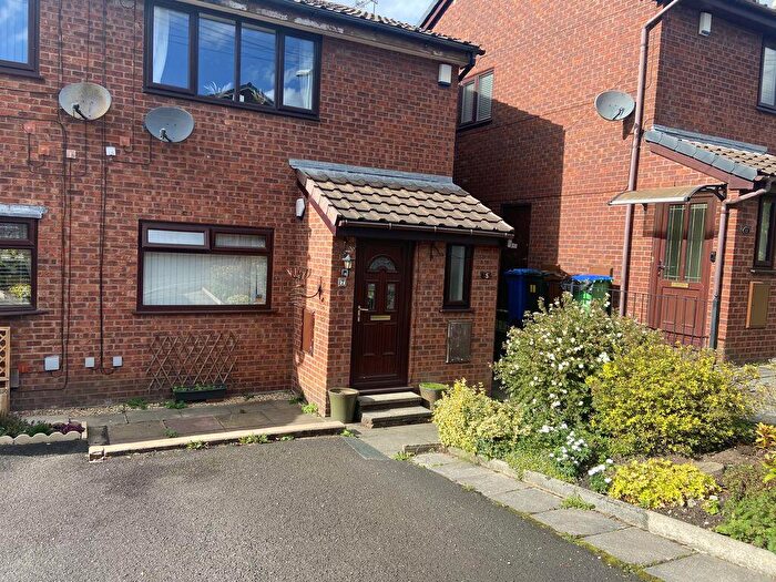2 Bedroom Flat To Rent In Vicarage View Castleton, OL11