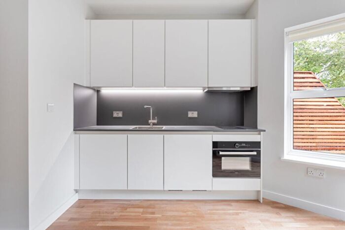Studio To Rent In Flat Cedar Road, SM2