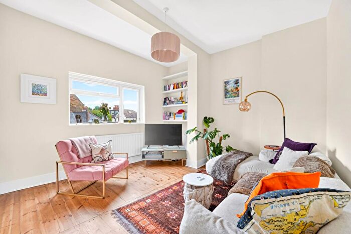 2 Bedroom Flat For Sale In Ferme Park Road, London, N4