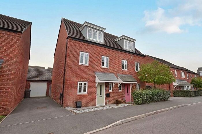 3 Bedroom Semi-Detached House For Sale In Mill Hill Wood Way, Ibstock, LE67