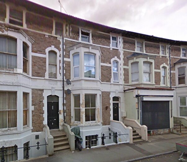 1 Bedroom Flat For Sale In Basement Flat, Upper Church Road, Weston-Super-Mare, BS23