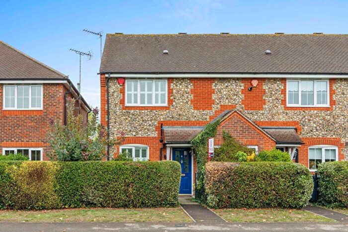 2 Bedroom End Of Terrace House For Sale In Toll Bar Corner, Longwick, HP27