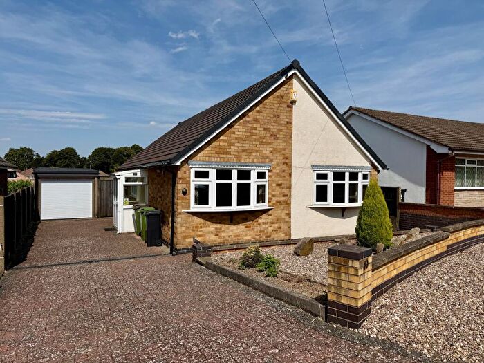 3 Bedroom Detached Bungalow For Sale In Kilburn Avenue, Oadby, Leicestershire, LE2