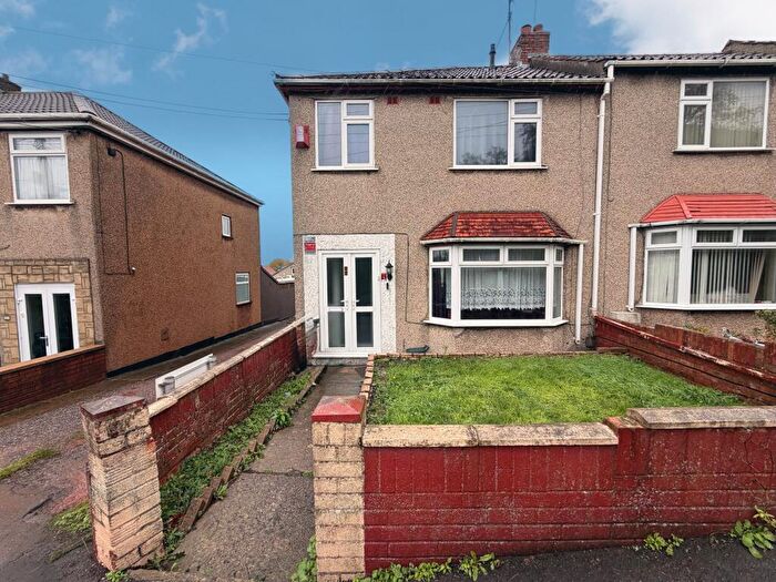 3 Bedroom House To Rent In Gilbert Road, Kingswood, Bristol, BS15