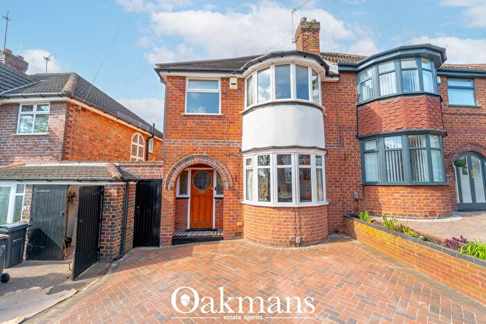 3 Bedroom Semi-Detached House For Sale In Vera Road, Birmingham, B26