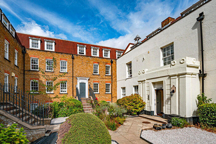 1 Bedroom Flat For Sale In Stapleton Hall Road, Stroud Green, London, N4