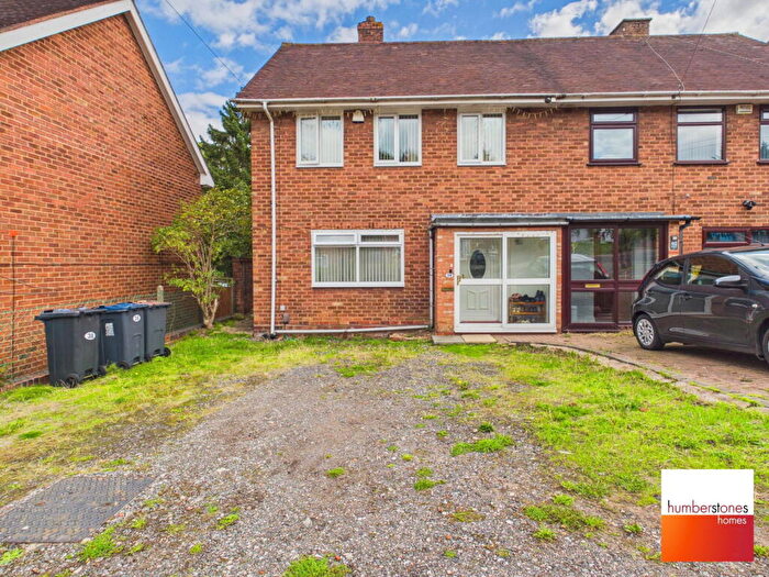 3 Bedroom Semi-Detached House To Rent In Fleming Road - Quinton, B32