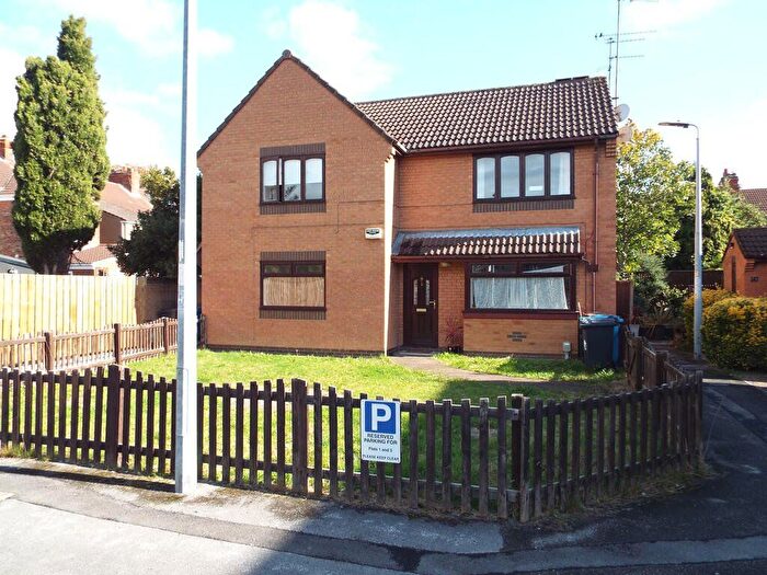 2 Bedroom Flat For Sale In Nunnington Close, Hull, East Yorkshire, HU5