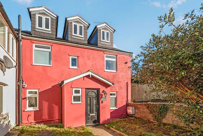 4 Bedroom Semi-Detached House For Sale In Penfield, Yeovil, BA21