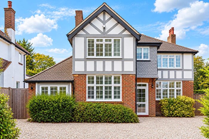 4 Bedroom Detached House For Sale In Fiddicroft Avenue, Banstead, SM7