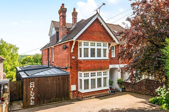 5 Bedroom Semi-Detached House For Sale In Petersfield Road, Winchester, SO23