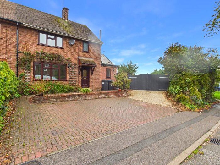 4 Bedroom Semi-Detached House To Rent In Bettycroft Close Ravensthorpe, NN6