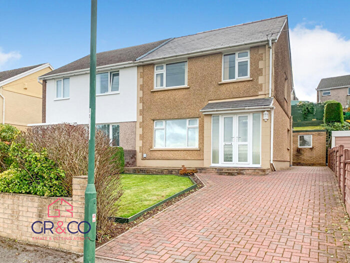 3 Bedroom Semi-Detached House For Sale In Park Hill Crescent, Beaufort, Ebbw Vale, NP23