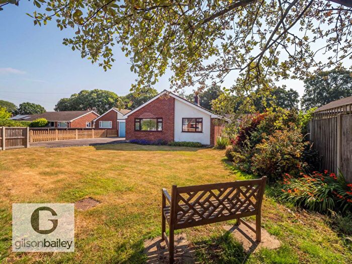 3 Bedroom Detached Bungalow For Sale In Elm Road, Lingwood, NR13