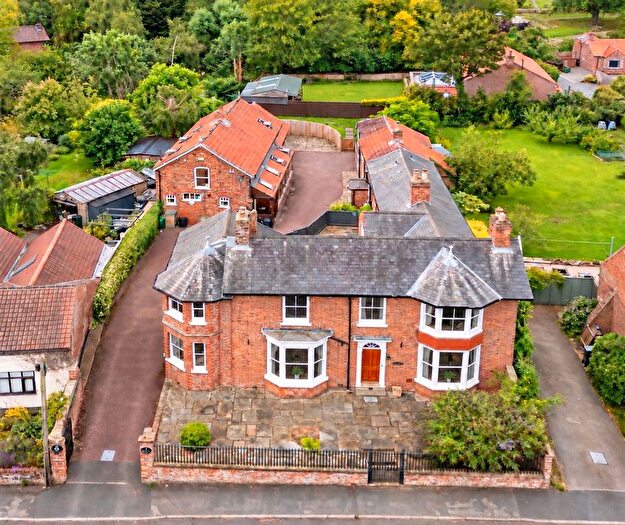 10 Bedroom Detached House For Sale In New Willows, The Old Village, Huntington, YO32
