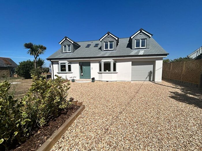 4 Bedroom Detached House For Sale In Polhorman Lane, Mullion, TR12