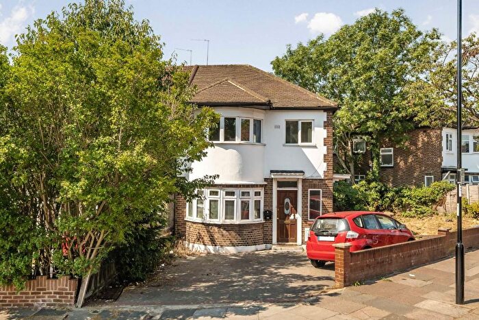 2 Bedroom Flat To Rent In Birkbeck Avenue, Greenford, UB6