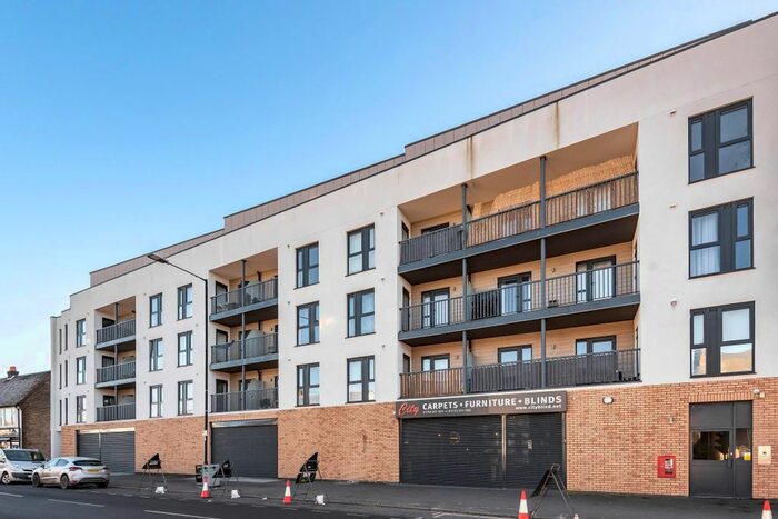 2 Bedroom Flat To Rent In Stoke Road, Slough, SL2