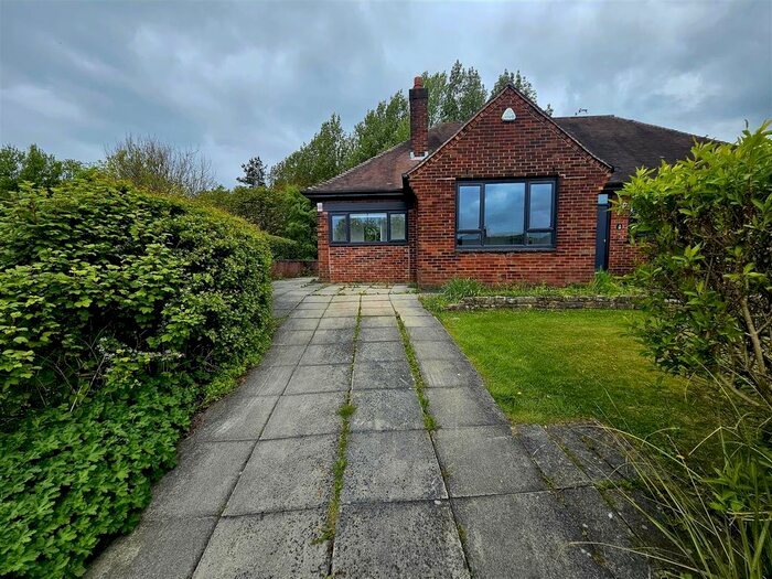 3 Bedroom Detached Bungalow To Rent In Langley Avenue, Grotton, Oldham, OL4