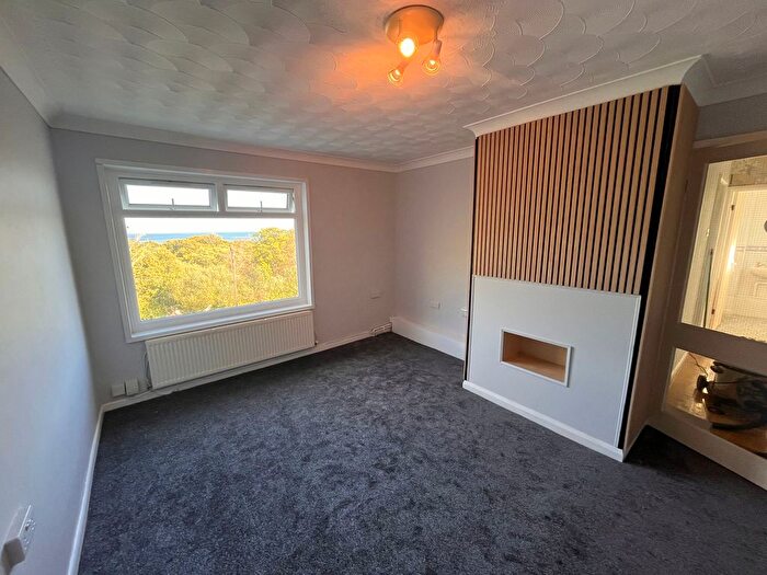 3 Bedroom Maisonette To Rent In Fairwood Road, West Cross, SA3