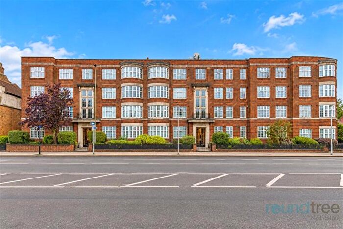 2 Bedroom Apartment For Sale In Quadrant Close, The Burroughs, Hendon, NW4