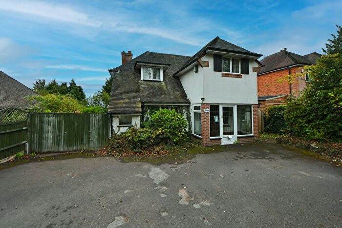 3 Bedroom Detached House For Sale In Thornhill Park Road, Southampton, SO18