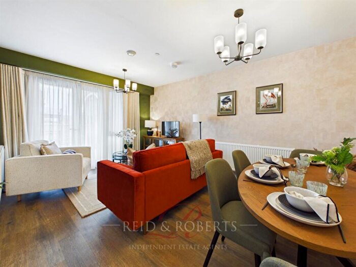 2 Bedroom Apartment For Sale In Hathaway Lane, Great Boughton, Chester, CH3