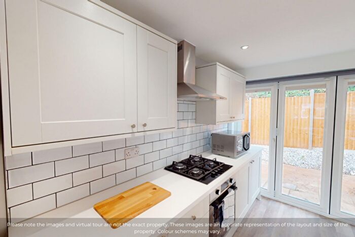 6 Bedroom House To Rent In Yew Tree Close, EX4
