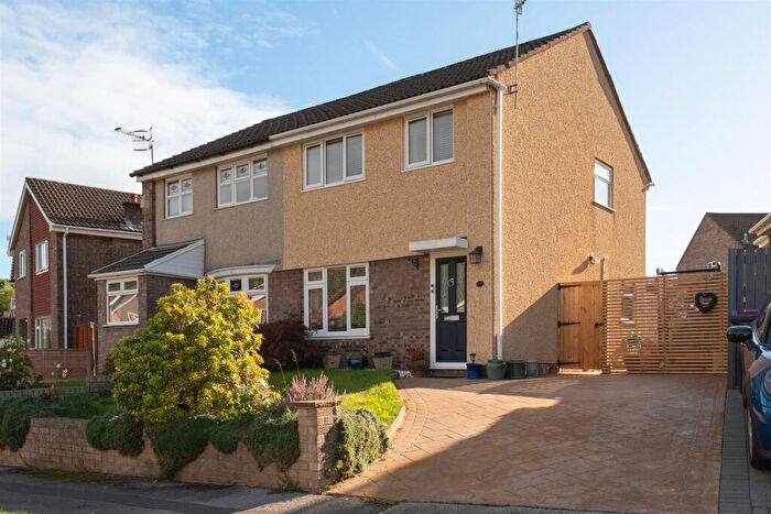 3 Bedroom Semi-Detached House For Sale In Poplar Avenue, New Inn, Pontypool, NP4