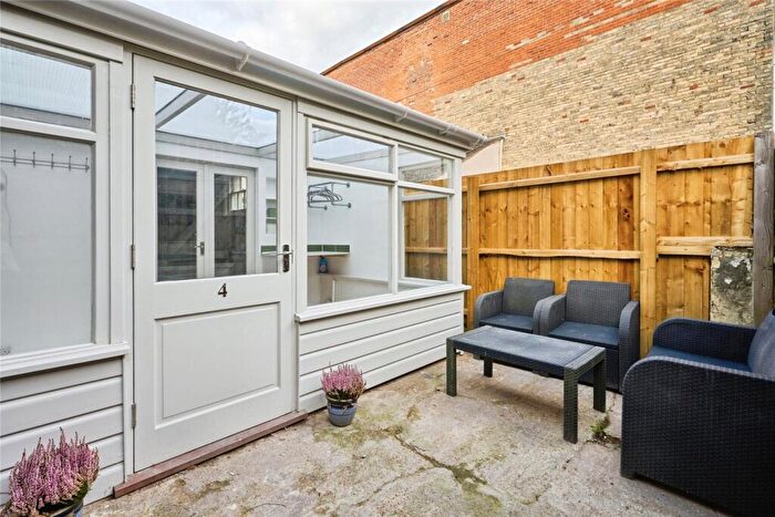 1 Bedroom Flat For Sale In Lind Street, Ryde, Isle Of Wight, PO33