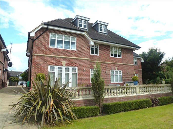 2 Bedroom Apartment To Rent In Shoppenhangers Road, Maidenhead, SL6