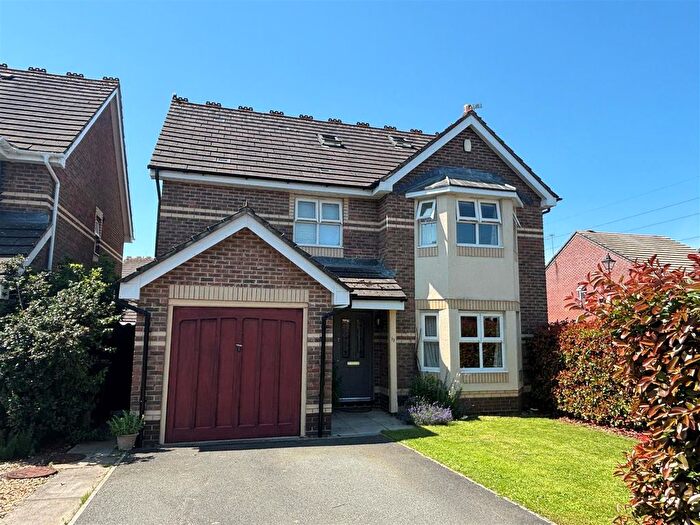 6 Bedroom Detached House For Sale In Sheepscroft, Chippenham, SN14