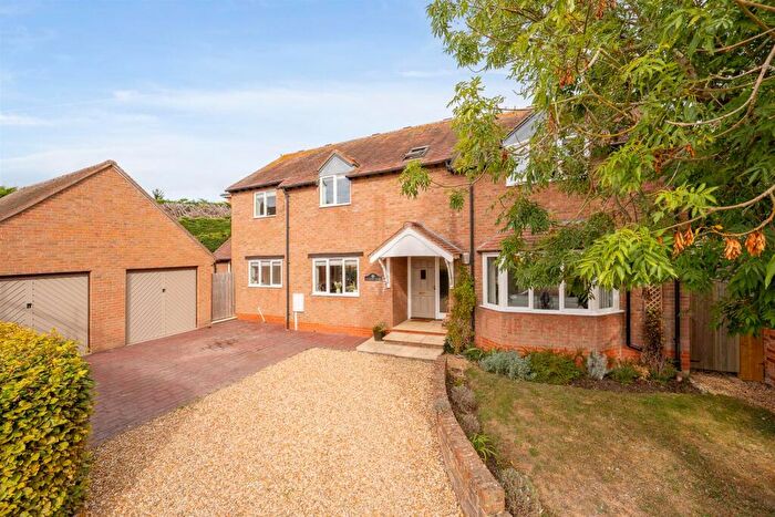 4 Bedroom Detached House For Sale In Bridge Street, Kineton, CV35