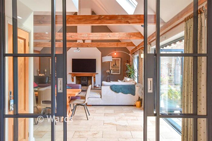 4 Bedroom Chalet For Sale In Ulcombe, Ulcombe, Maidstone, Kent, ME17