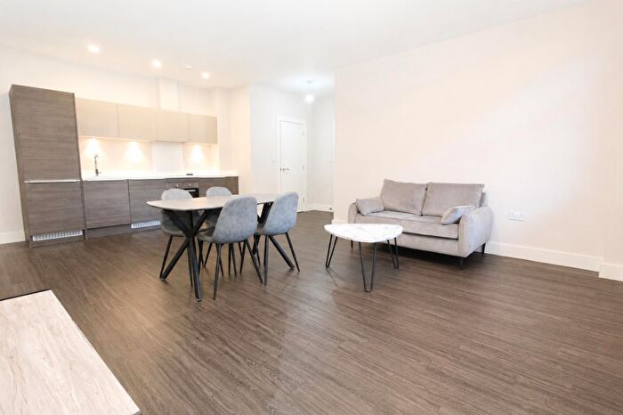 2 Bedroom Flat To Rent In Dawsons Square, Pudsey, LS28